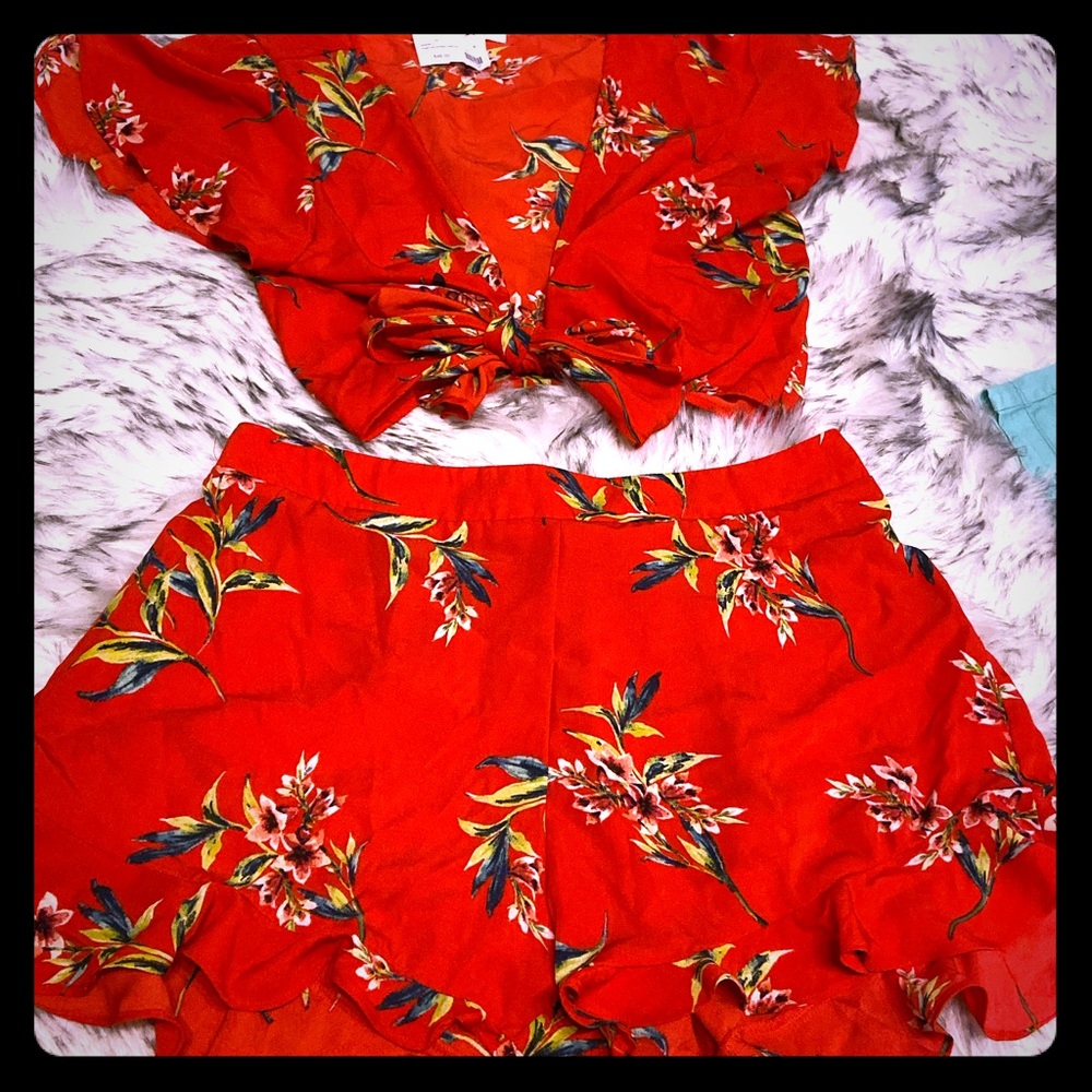 Bright Red Flower Printed Ruffled Set BRAND NEW!